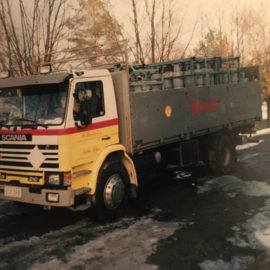 Rune Packalénin ensimmäinen kuormauto Scania 93M 1990-luvun alussa